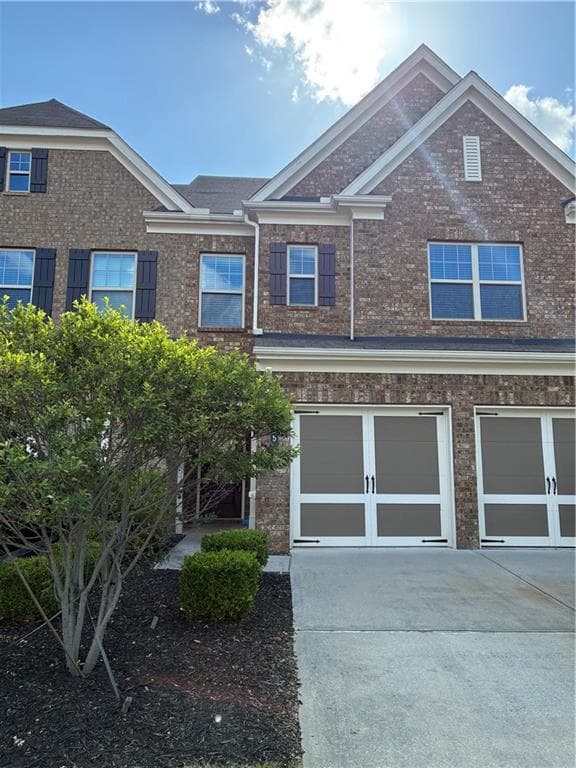 3 bedroom, 3 bathroom, 1,910 sq ft townhouse for rent at 1335A Hampton Oaks Drive, Alpharetta, GA 30004 for $2,650 a month