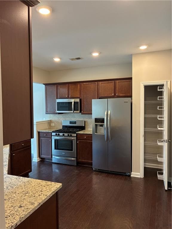 3 bedroom, 3 bathroom, 1,910 sq ft townhouse for rent at 1335A Hampton Oaks Drive, Alpharetta, GA 30004 for $2,650 a month — photo 3