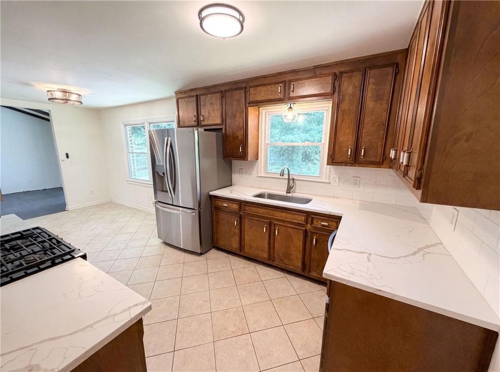3 bedroom, 2 bathroom, 2,266 sq ft single family residence under contract at 509 Spring Park Drive, Canton, GA 30114 — photo 2