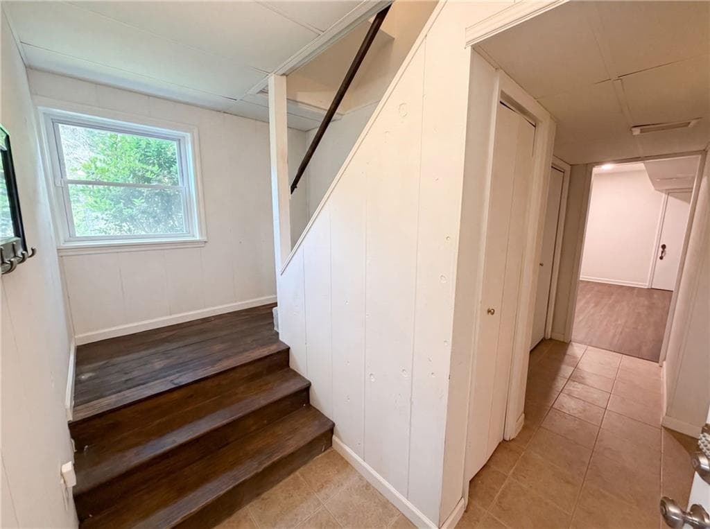 3 bedroom, 2 bathroom, 2,266 sq ft single family residence under contract at 509 Spring Park Drive, Canton, GA 30114 — photo 9