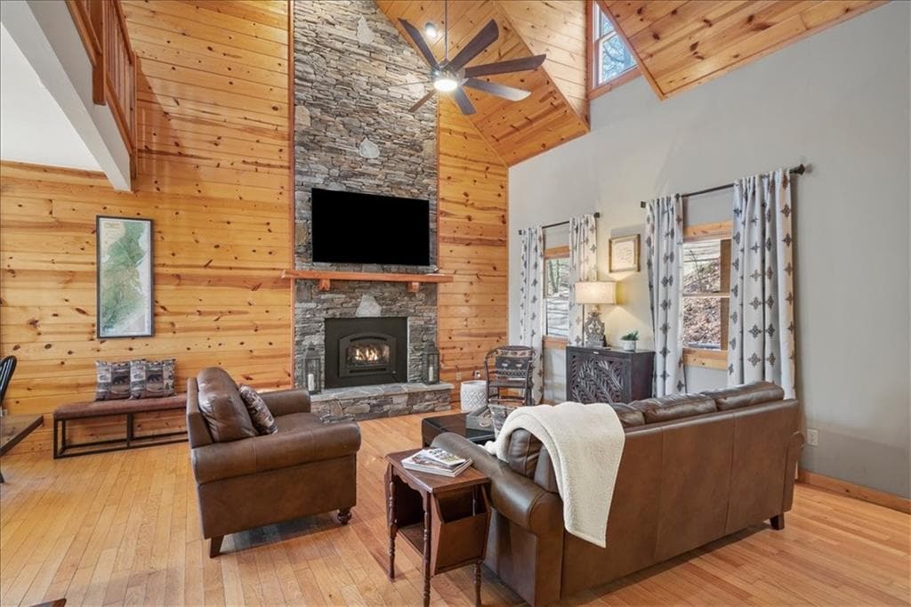 4 bedroom, 4 bathroom, 3,208 sq ft single family residence for sale at 411 Gunite Circle, Ellijay, GA 30540 — photo 9