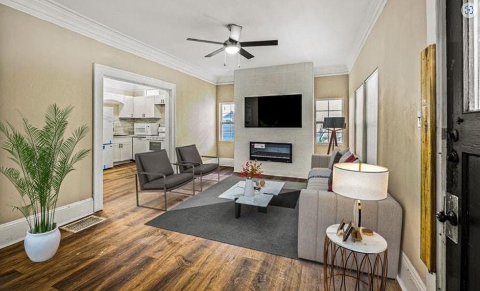4 bedroom, 2 bathroom single family residence for rent at 684 S Elizabeth Place, Atlanta, GA 30318 for $2,199 a month — photo 3