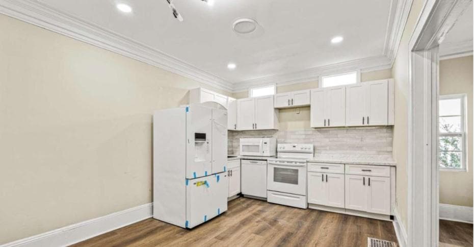 4 bedroom, 2 bathroom single family residence for rent at 684 S Elizabeth Place, Atlanta, GA 30318 for $2,199 a month — photo 5