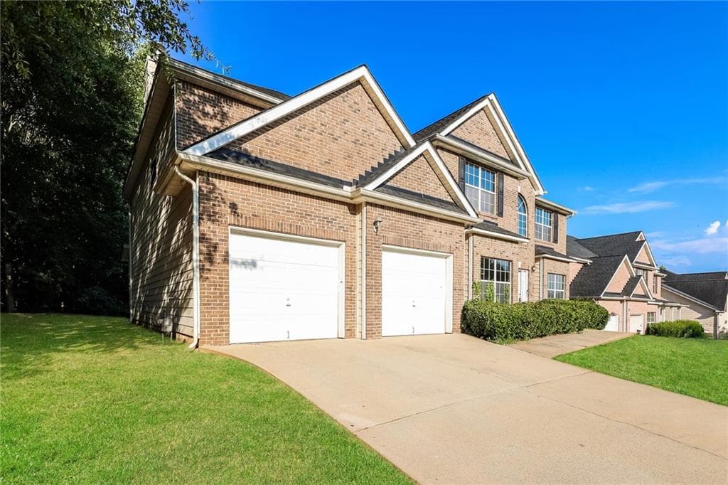 5 bedroom, 3 bathroom, 3,584 sq ft single family residence for sale at 2722 Elkmont Ridge, Atlanta, GA 30331 — photo 2