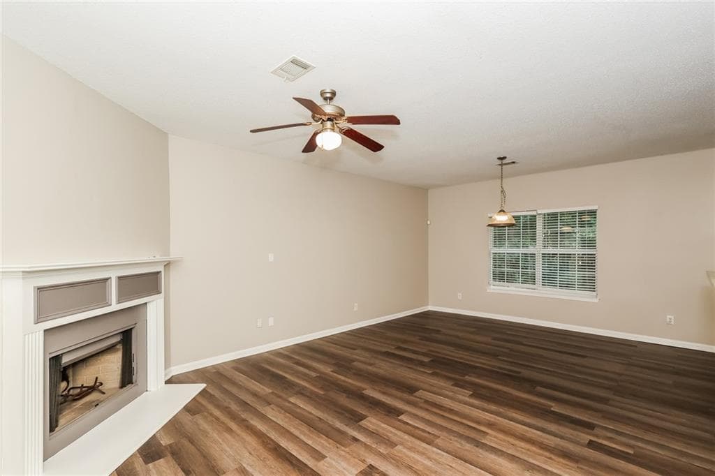 5 bedroom, 3 bathroom, 3,584 sq ft single family residence for sale at 2722 Elkmont Ridge, Atlanta, GA 30331 — photo 6