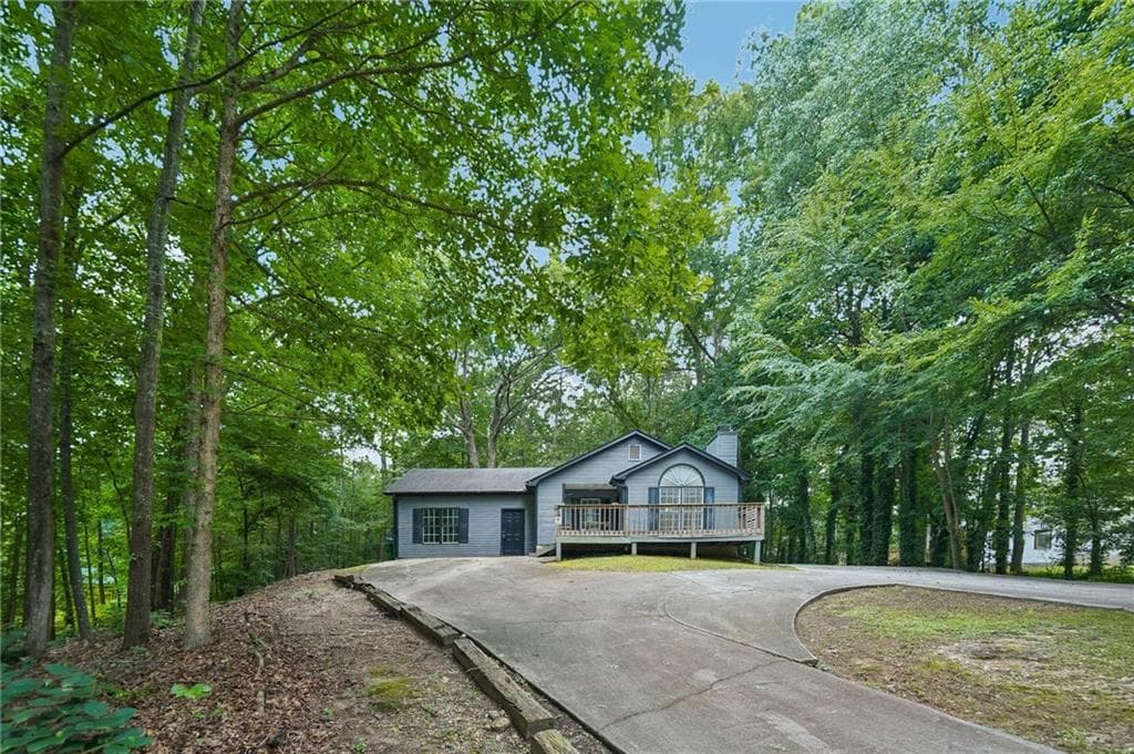 3 bedroom, 2 bathroom, 1,640 sq ft single family residence for sale at 217 Rainey Brooke Drive, Winder, GA 30680 — photo 1 of 27