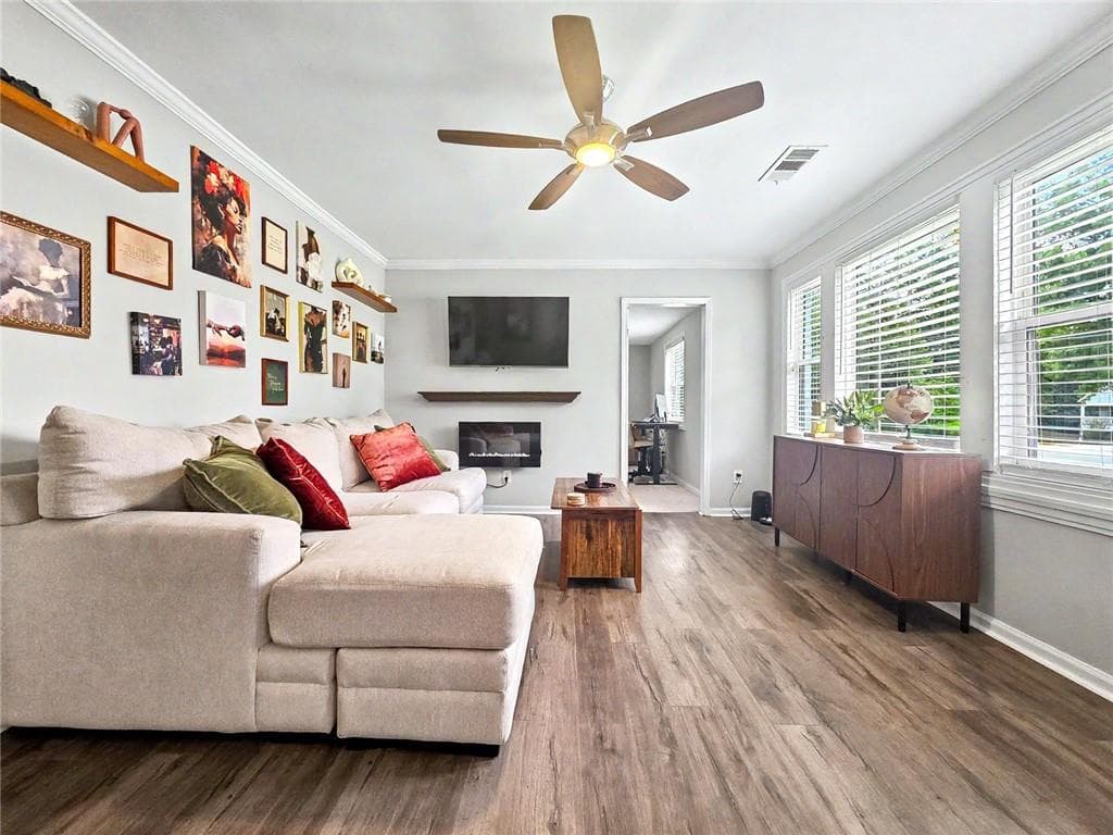 3 bedroom, 2 bathroom, 1,274 sq ft single family residence for sale at 1530 Columbia Drive, Decatur, GA 30032 — photo 4