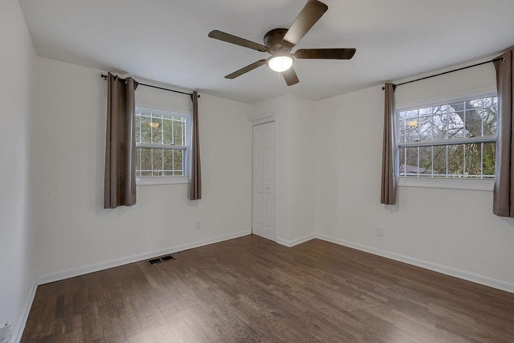 3 bedroom, 3 bathroom, 1,700 sq ft single family residence for sale at 647 Alfred Road, Atlanta, GA 30331 — photo 7
