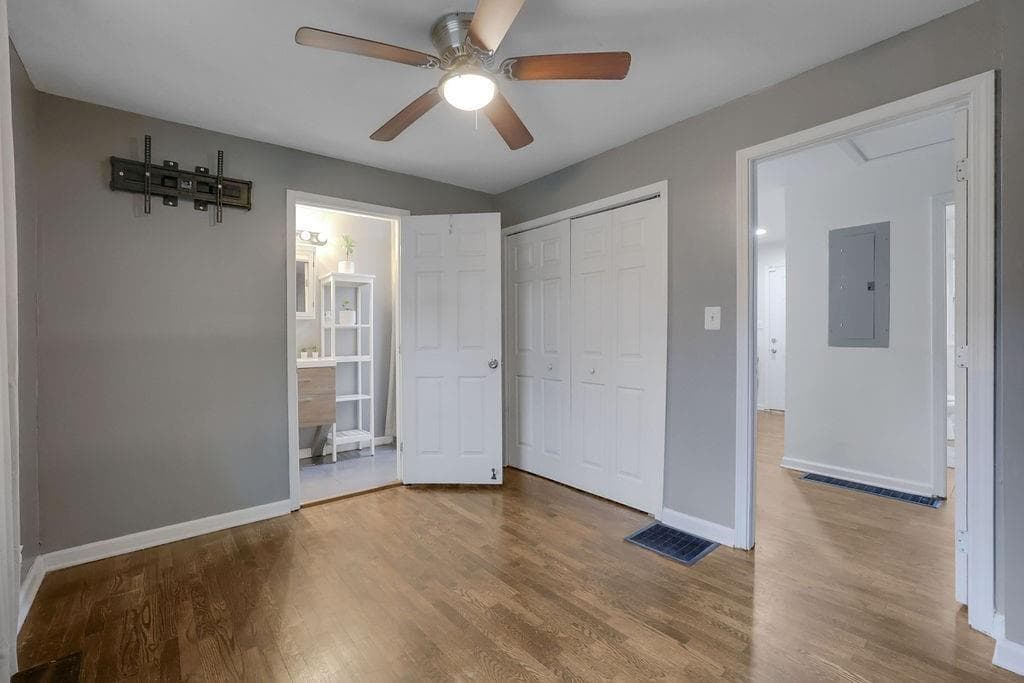 3 bedroom, 3 bathroom, 1,700 sq ft single family residence for sale at 647 Alfred Road, Atlanta, GA 30331 — photo 8