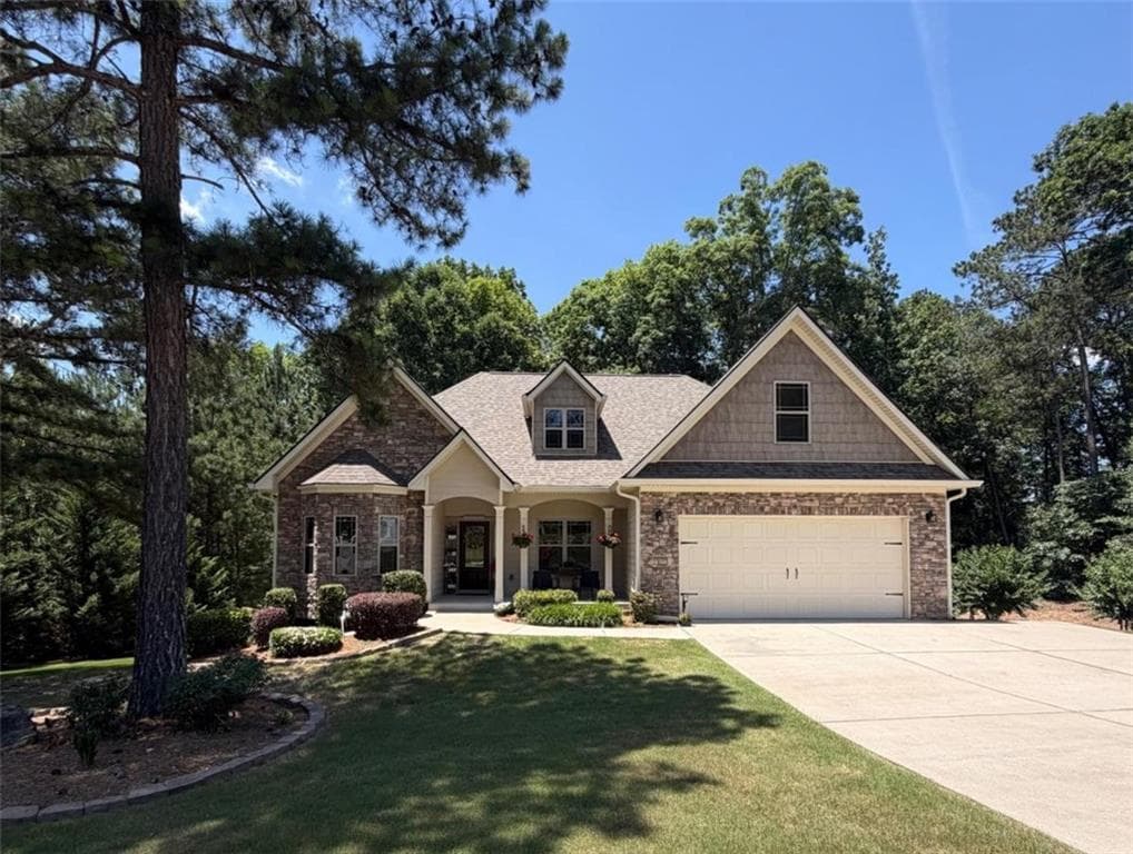 4 bedroom, 4 bathroom, 3,859 sq ft single family residence under contract at 1020 Honey Lane, Loganville, GA 30052 — photo 2