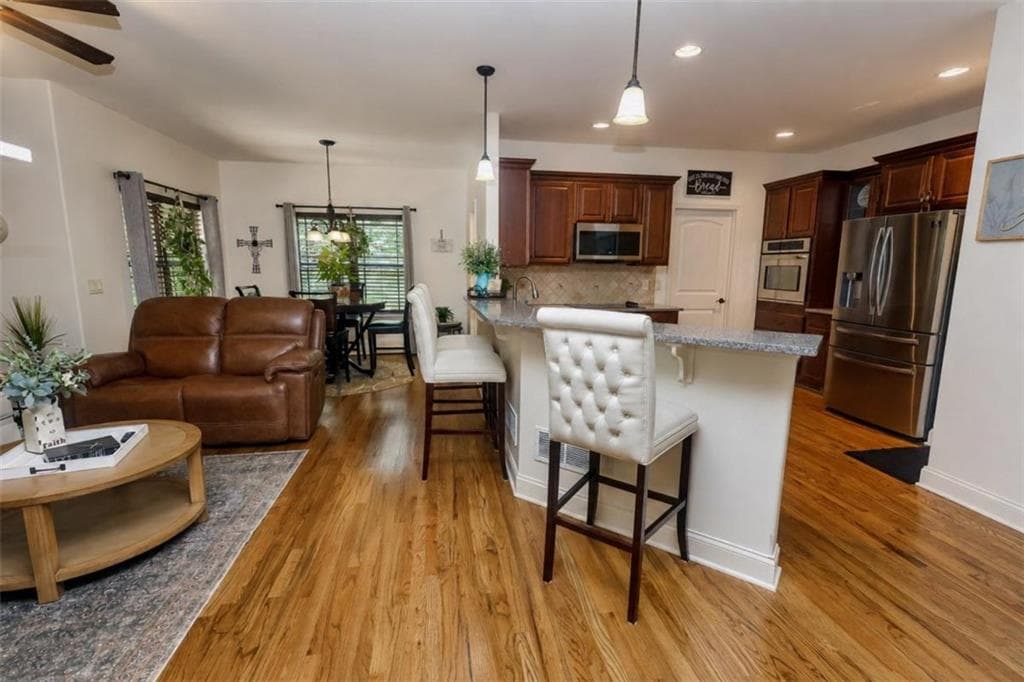4 bedroom, 4 bathroom, 3,859 sq ft single family residence under contract at 1020 Honey Lane, Loganville, GA 30052 — photo 10