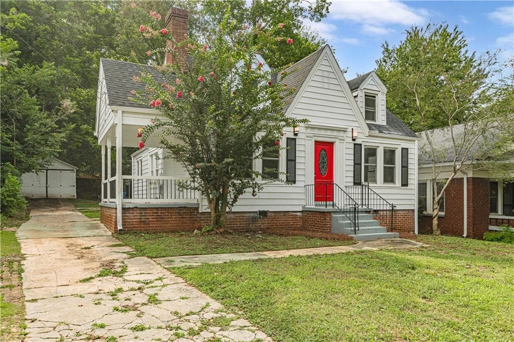 3 bedroom, 2 bathroom, 1,653 sq ft single family residence for sale at 1553 Sylvan Road, Atlanta, GA 30310 — photo 5