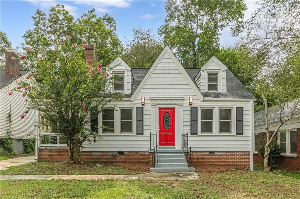 3 bedroom, 2 bathroom, 1,653 sq ft single family residence for sale at 1553 Sylvan Road, Atlanta, GA 30310 — photo 6