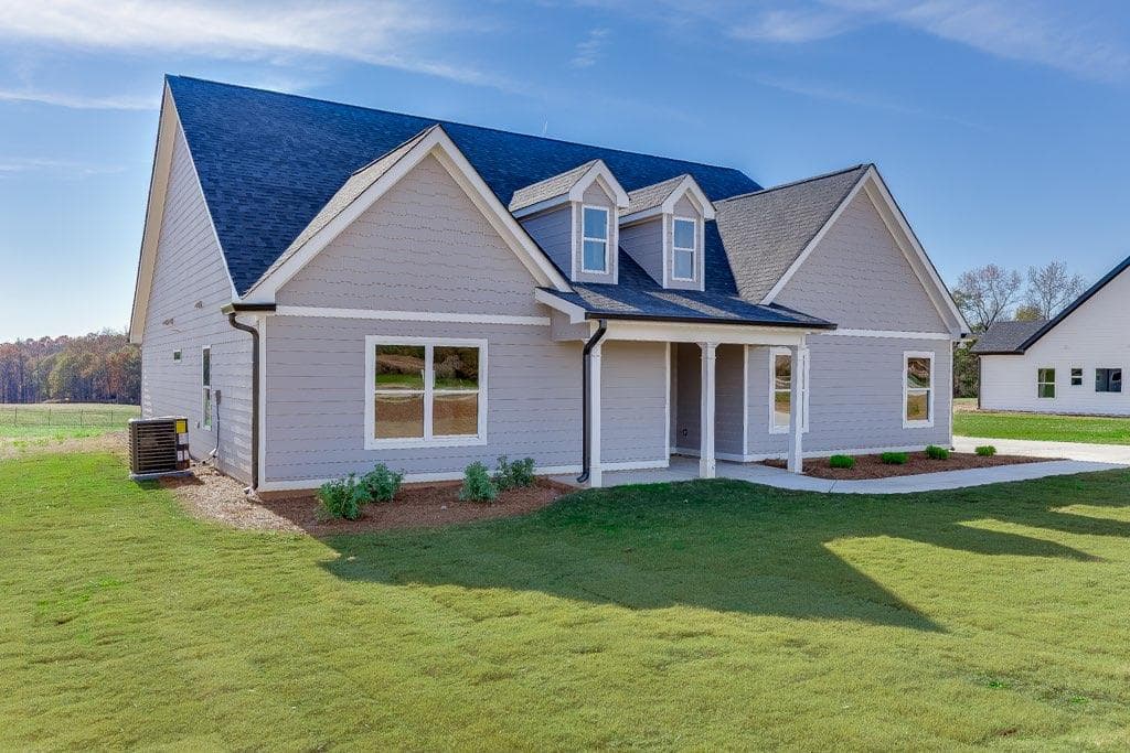 3 bedroom, 2 bathroom, 1,800 sq ft single family residence under contract at 129 Creek Stone Drive, Hartwell, GA 30643 — photo 3