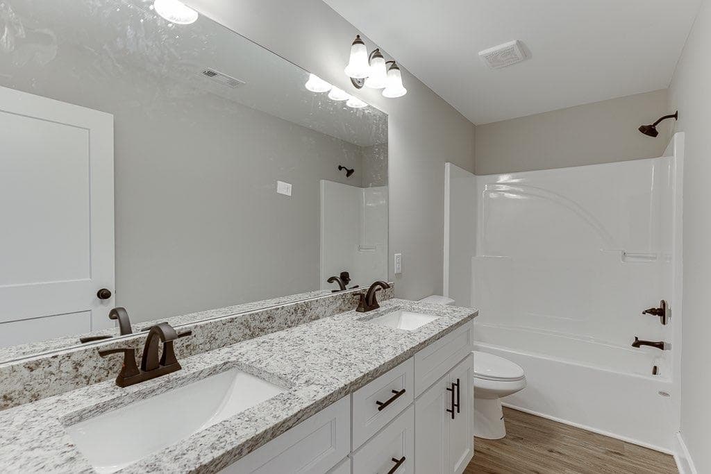 3 bedroom, 2 bathroom, 1,800 sq ft single family residence under contract at 129 Creek Stone Drive, Hartwell, GA 30643 — photo 9