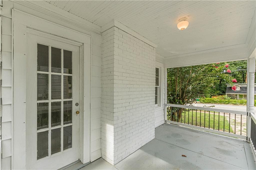 3 bedroom, 2 bathroom, 1,653 sq ft single family residence for sale at 1553 Sylvan Road, Atlanta, GA 30310 — photo 8