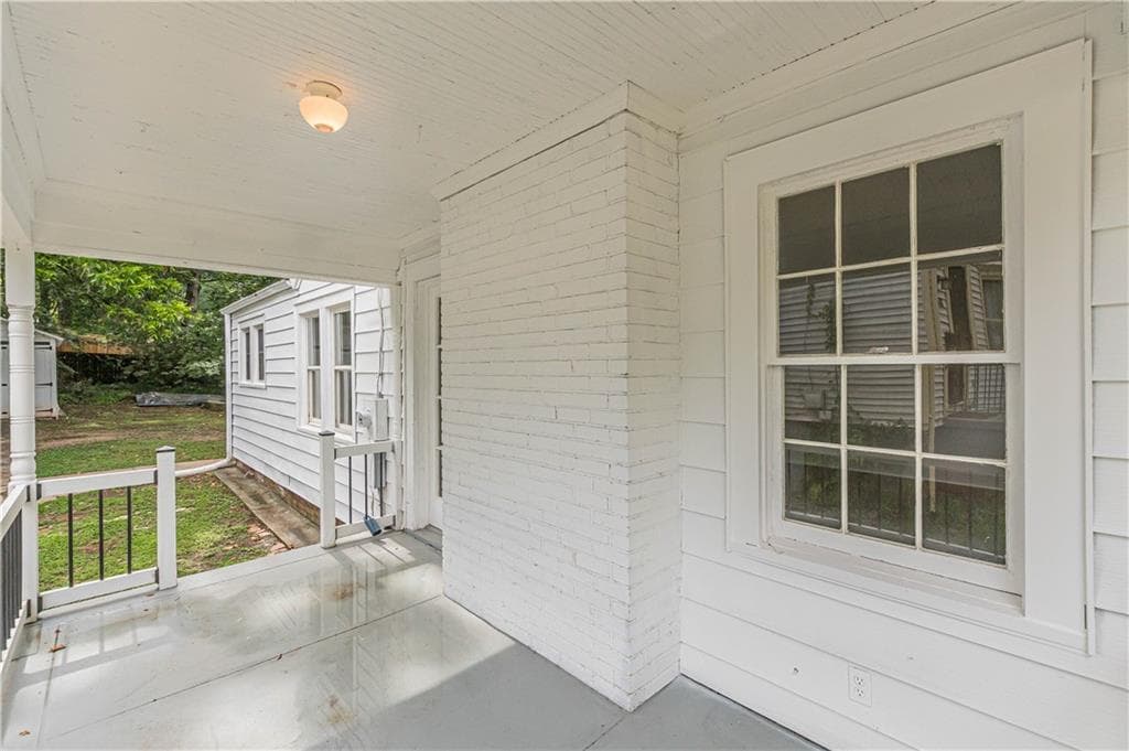 3 bedroom, 2 bathroom, 1,653 sq ft single family residence for sale at 1553 Sylvan Road, Atlanta, GA 30310 — photo 9