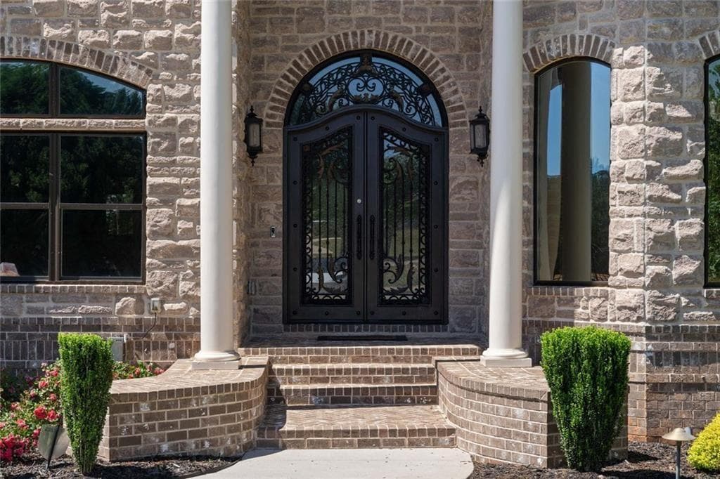 8 bedroom, 9 bathroom, 7,239 sq ft single family residence for sale at 1804 Lake Pointe Circle, Locust Grove, GA 30248 — photo 3