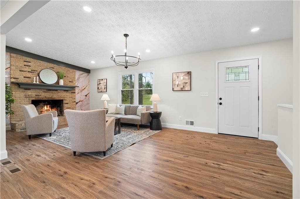 4 bedroom, 3 bathroom, 1,984 sq ft single family residence for sale at 1597 Sprayberry Drive, Marietta, GA 30066 — photo 7
