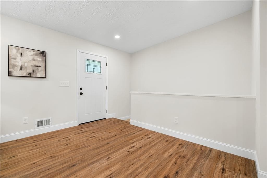4 bedroom, 3 bathroom, 1,984 sq ft single family residence for sale at 1597 Sprayberry Drive, Marietta, GA 30066 — photo 8