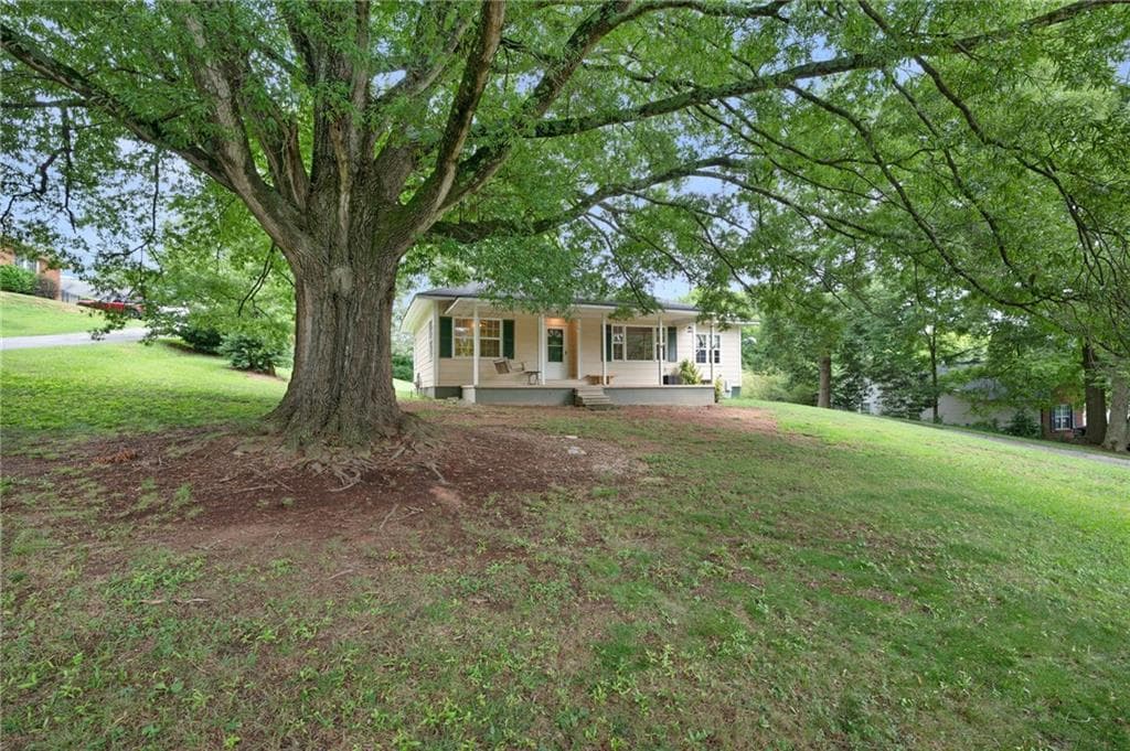 2 bedroom, 1 bathroom, 1,110 sq ft single family residence for sale at 2480 Highway 411, Fairmount, GA 30139