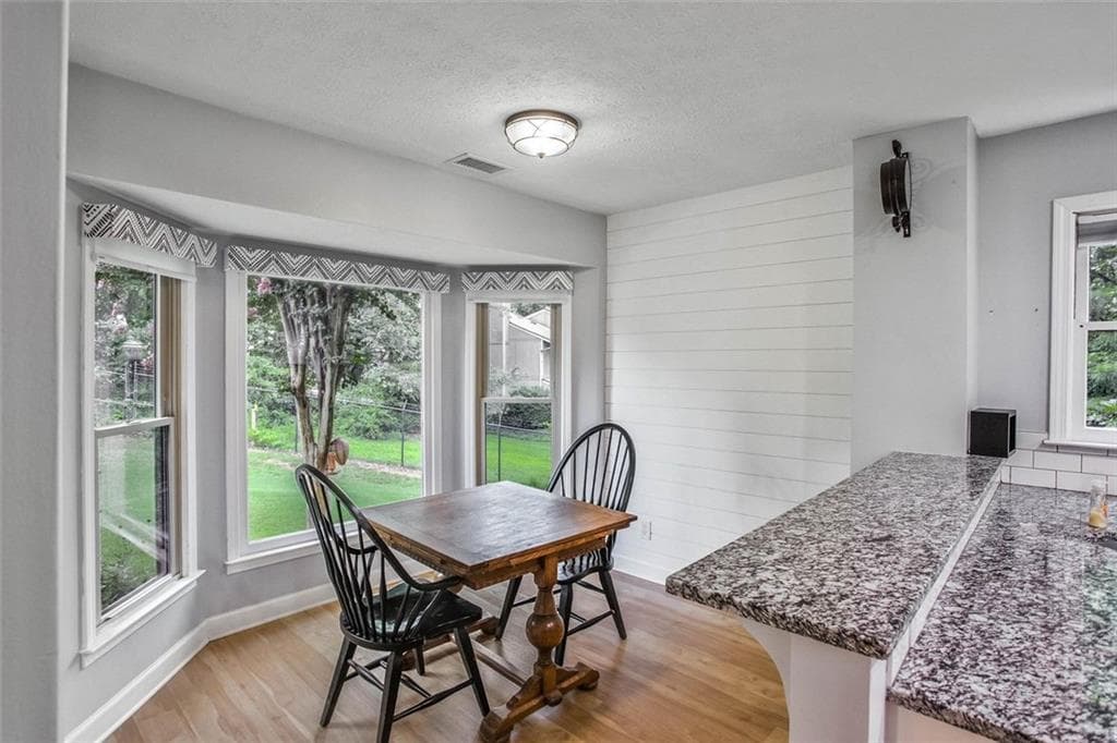2 bedroom, 3 bathroom, 1,696 sq ft condominium for sale at 6420 Windsor Trace Drive 6420, Peachtree Corners, GA 30092 — photo 5