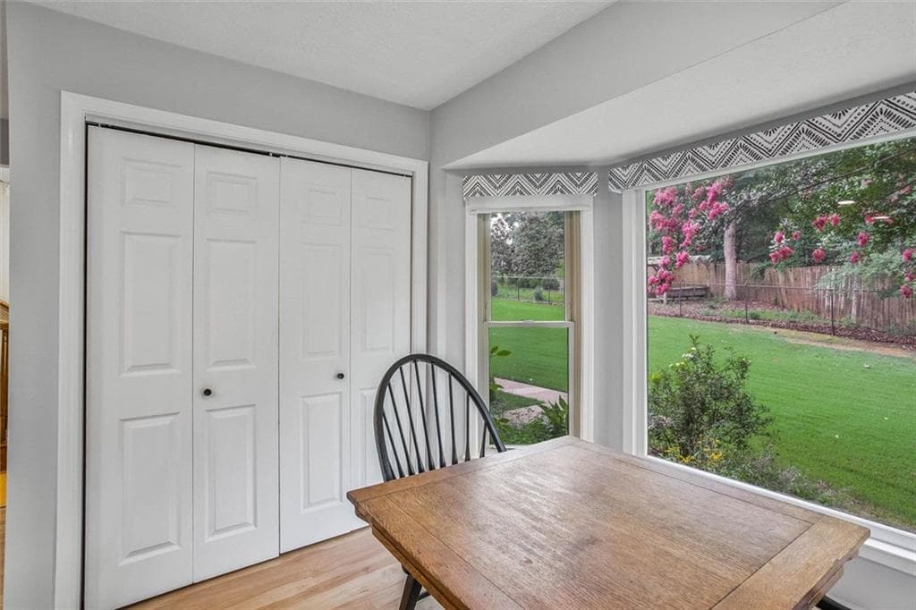 2 bedroom, 3 bathroom, 1,696 sq ft condominium for sale at 6420 Windsor Trace Drive 6420, Peachtree Corners, GA 30092 — photo 6