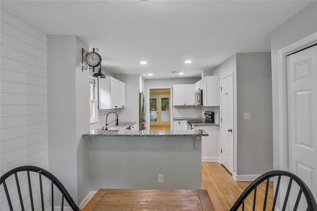 2 bedroom, 3 bathroom, 1,696 sq ft condominium for sale at 6420 Windsor Trace Drive 6420, Peachtree Corners, GA 30092 — photo 7