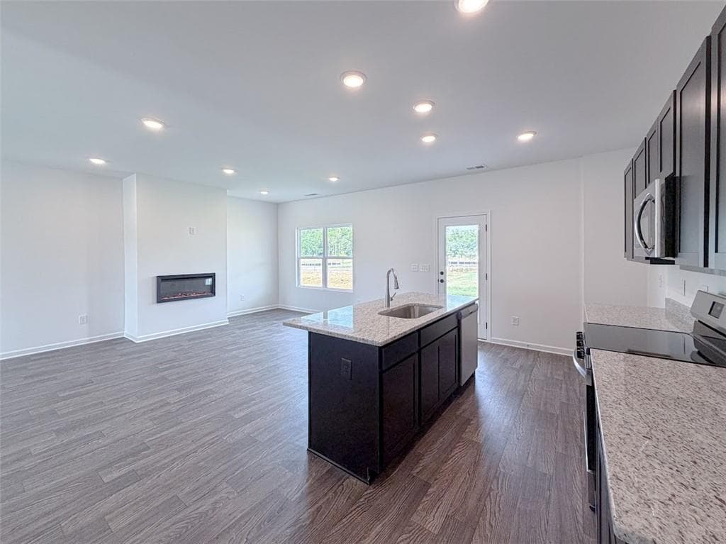 5 bedroom, 3 bathroom, 2,228 sq ft single family residence for sale at 142 Lavender Circle, Calhoun, GA 30701 — photo 8