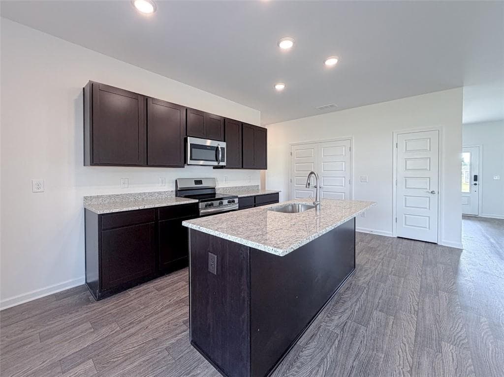 5 bedroom, 3 bathroom, 2,228 sq ft single family residence for sale at 142 Lavender Circle, Calhoun, GA 30701 — photo 10