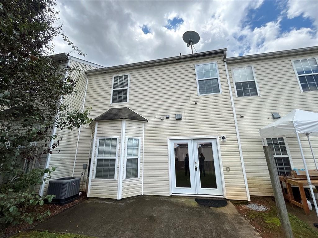 2 bedroom, 3 bathroom, 1,552 sq ft townhouse under contract at 17 Haley Place, Cartersville, GA 30121 — photo 2