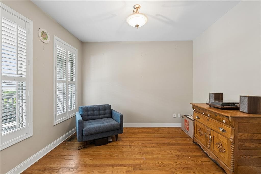 4 bedroom, 3 bathroom, 2,908 sq ft single family residence under contract at 3085 Silver Hill Terrace, Atlanta, GA 30316 — photo 5