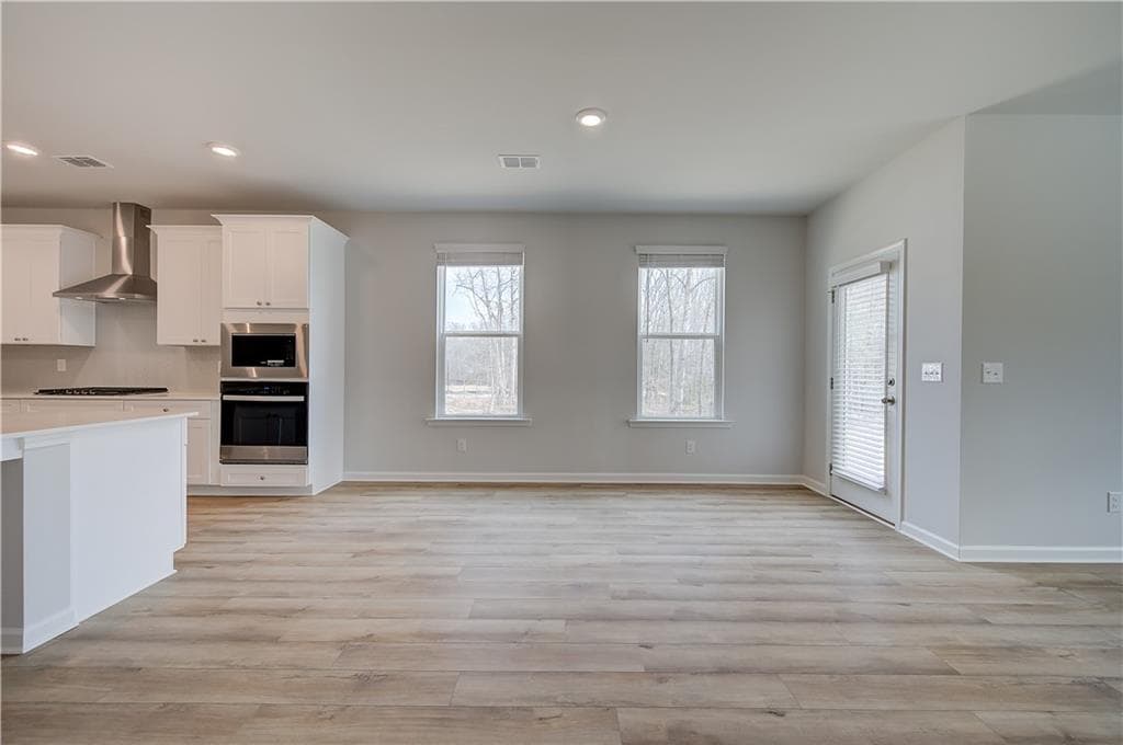 5 bedroom, 4 bathroom, 3,086 sq ft single family residence for sale at 2585 Dixon Place, Lawrenceville, GA 30045 — photo 10