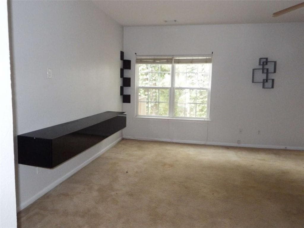 3 bedroom, 3 bathroom, 2,816 sq ft townhouse under contract at 1540 Rogers Preserve Road, Lithonia, GA 30058 — photo 5