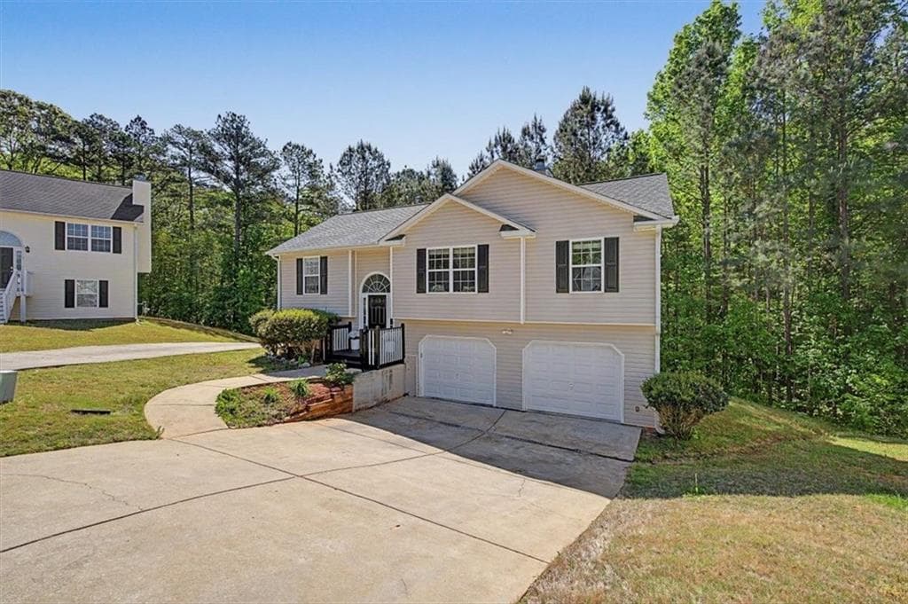 4 bedroom, 3 bathroom, 2,073 sq ft single family residence for sale at 190 Whetstone Way, Villa Rica, GA 30180 — photo 2