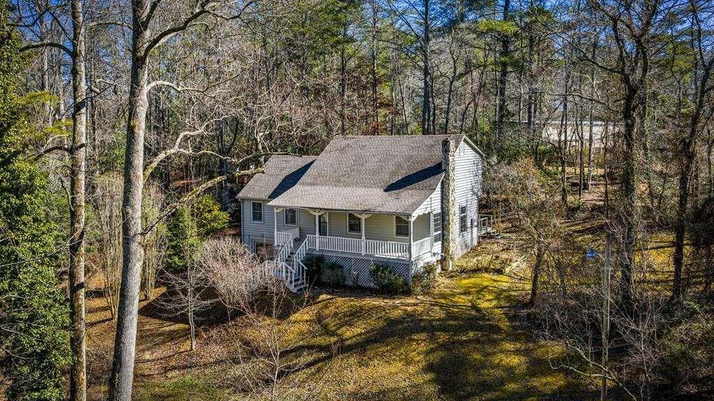 3 bedroom, 2 bathroom, 2,059 sq ft single family residence for sale at 102 Captains Cove, Blairsville, GA 30512