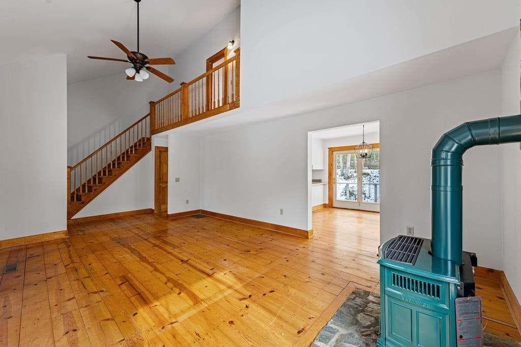 3 bedroom, 2 bathroom, 2,059 sq ft single family residence for sale at 102 Captains Cove, Blairsville, GA 30512 — photo 10