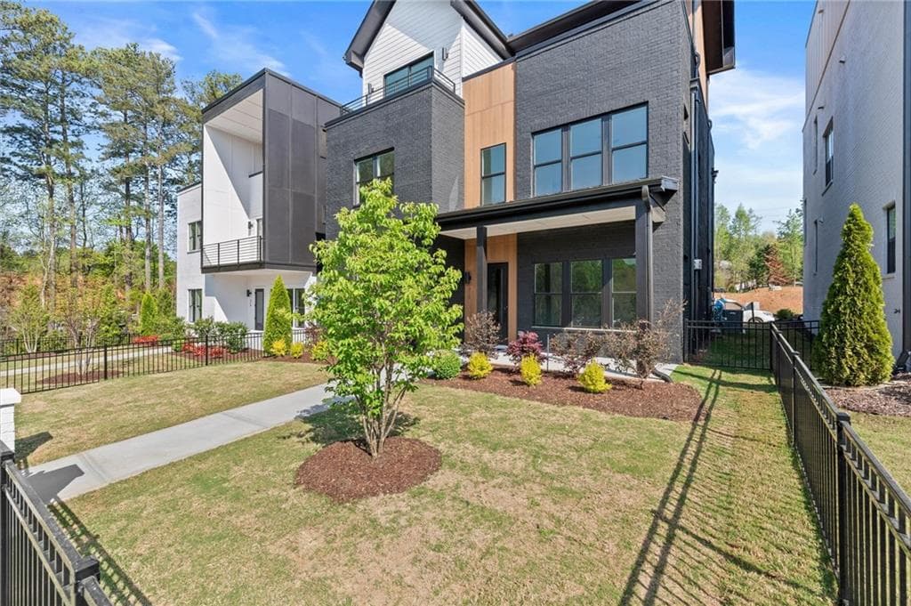 4 bedroom, 4 bathroom, 3,098 sq ft single family residence for sale at 318 Treble Way, Alpharetta, GA 30009 — photo 3