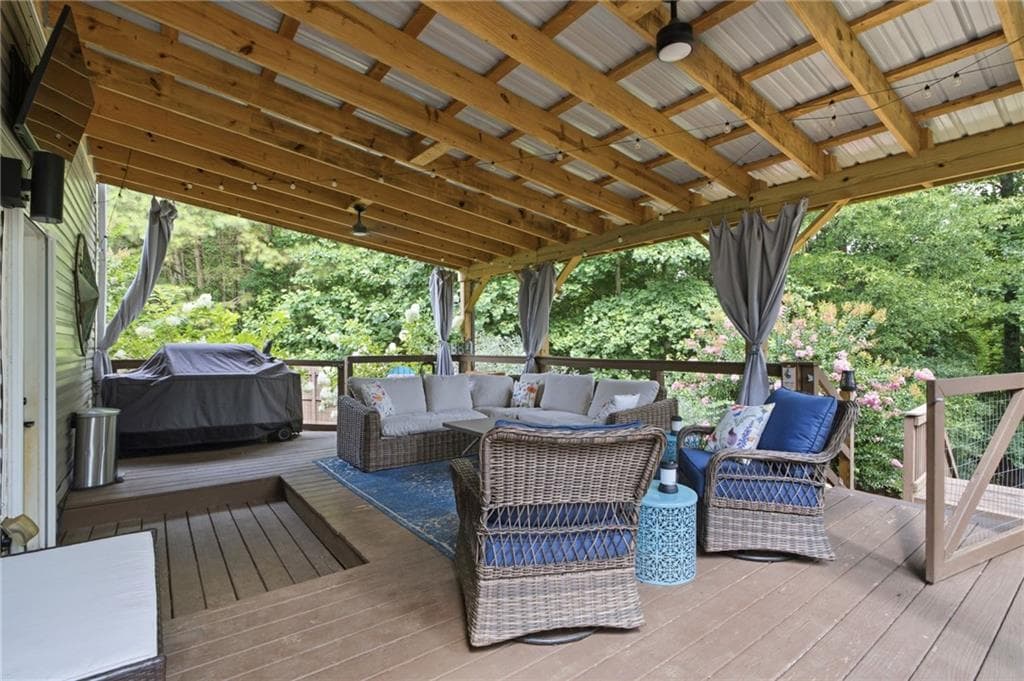 3 bedroom, 3 bathroom, 1,932 sq ft single family residence under contract at 5068 Mc Ever View Drive, Sugar Hill, GA 30518 — photo 6