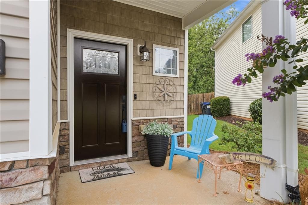 3 bedroom, 3 bathroom, 1,932 sq ft single family residence under contract at 5068 Mc Ever View Drive, Sugar Hill, GA 30518 — photo 7