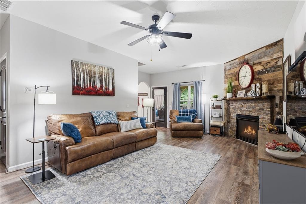 3 bedroom, 3 bathroom, 1,932 sq ft single family residence under contract at 5068 Mc Ever View Drive, Sugar Hill, GA 30518 — photo 10