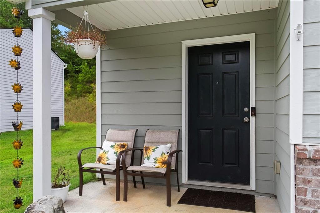 3 bedroom, 3 bathroom, 1,436 sq ft single family residence for sale at 10 Windsor Court, Kingston, GA 30145 — photo 2