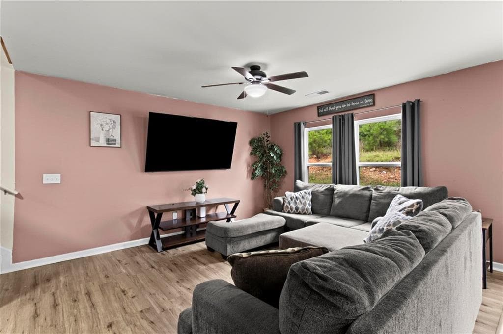 3 bedroom, 3 bathroom, 1,436 sq ft single family residence for sale at 10 Windsor Court, Kingston, GA 30145 — photo 4