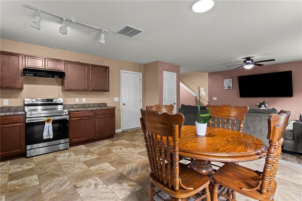 3 bedroom, 3 bathroom, 1,436 sq ft single family residence for sale at 10 Windsor Court, Kingston, GA 30145 — photo 10