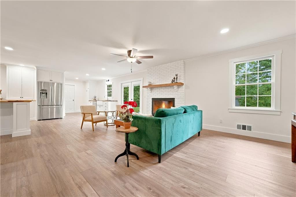 3 bedroom, 2 bathroom, 1,676 sq ft single family residence under contract at 125 Childers Road, Canton, GA 30115 — photo 3