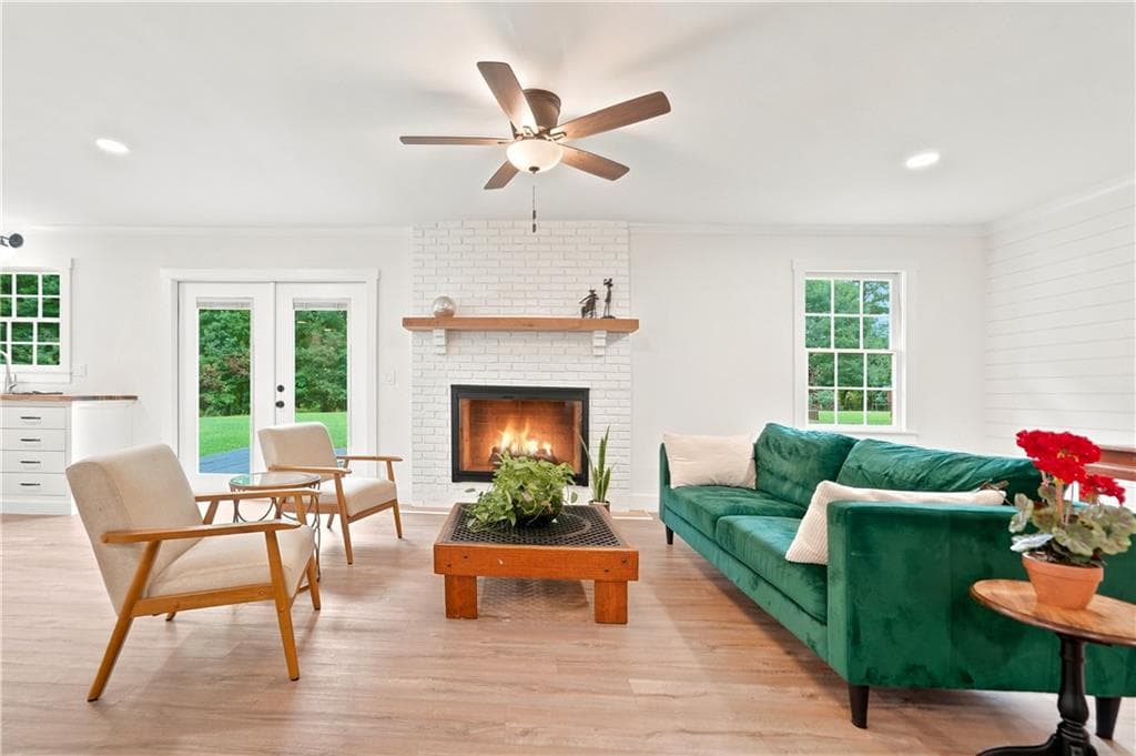 3 bedroom, 2 bathroom, 1,676 sq ft single family residence under contract at 125 Childers Road, Canton, GA 30115 — photo 4
