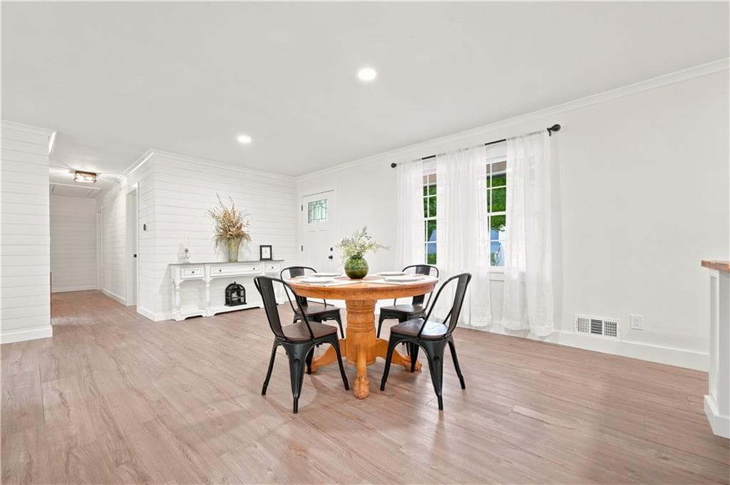 3 bedroom, 2 bathroom, 1,676 sq ft single family residence under contract at 125 Childers Road, Canton, GA 30115 — photo 7