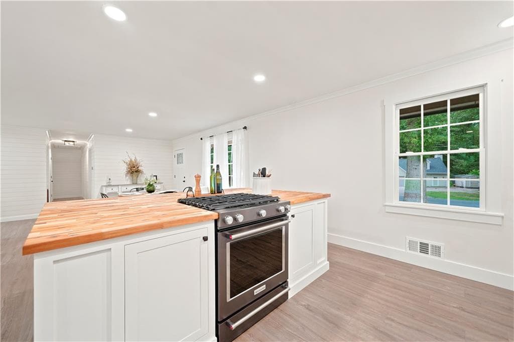 3 bedroom, 2 bathroom, 1,676 sq ft single family residence under contract at 125 Childers Road, Canton, GA 30115 — photo 10