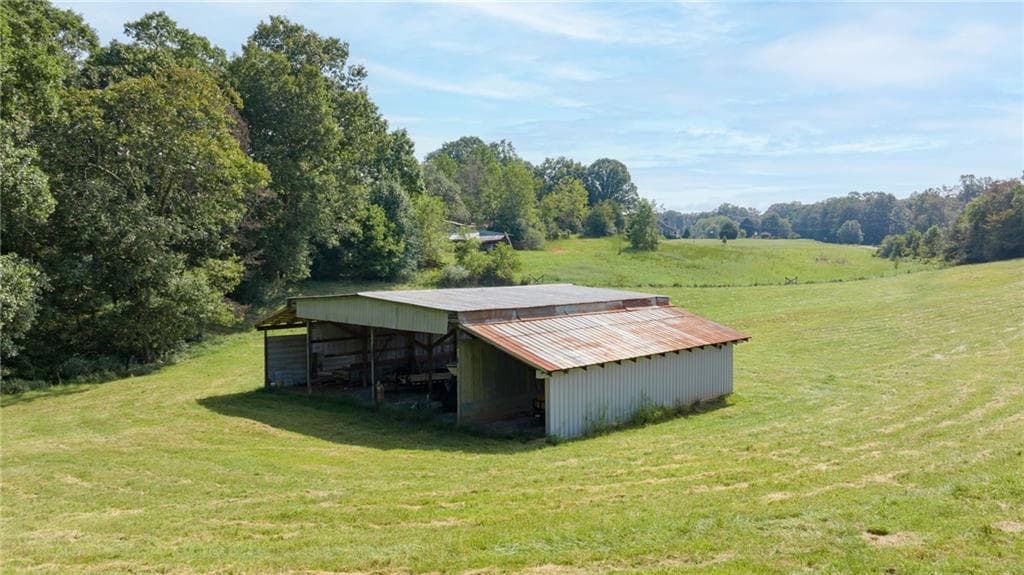 4 bedroom, 4 bathroom, 4,151 sq ft single family residence for sale at 212 Knots Landing Drive, Demorest, GA 30535 — photo 4
