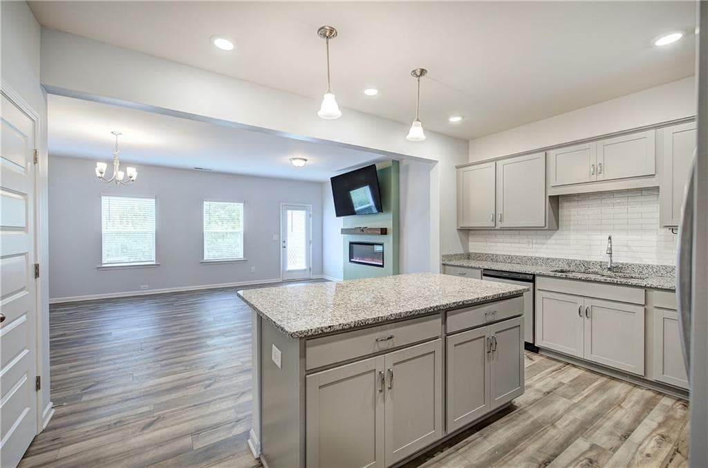 3 bedroom, 3 bathroom, 1,628 sq ft townhouse under contract at 261 Dupont Drive, Cartersville, GA 30121 — photo 4